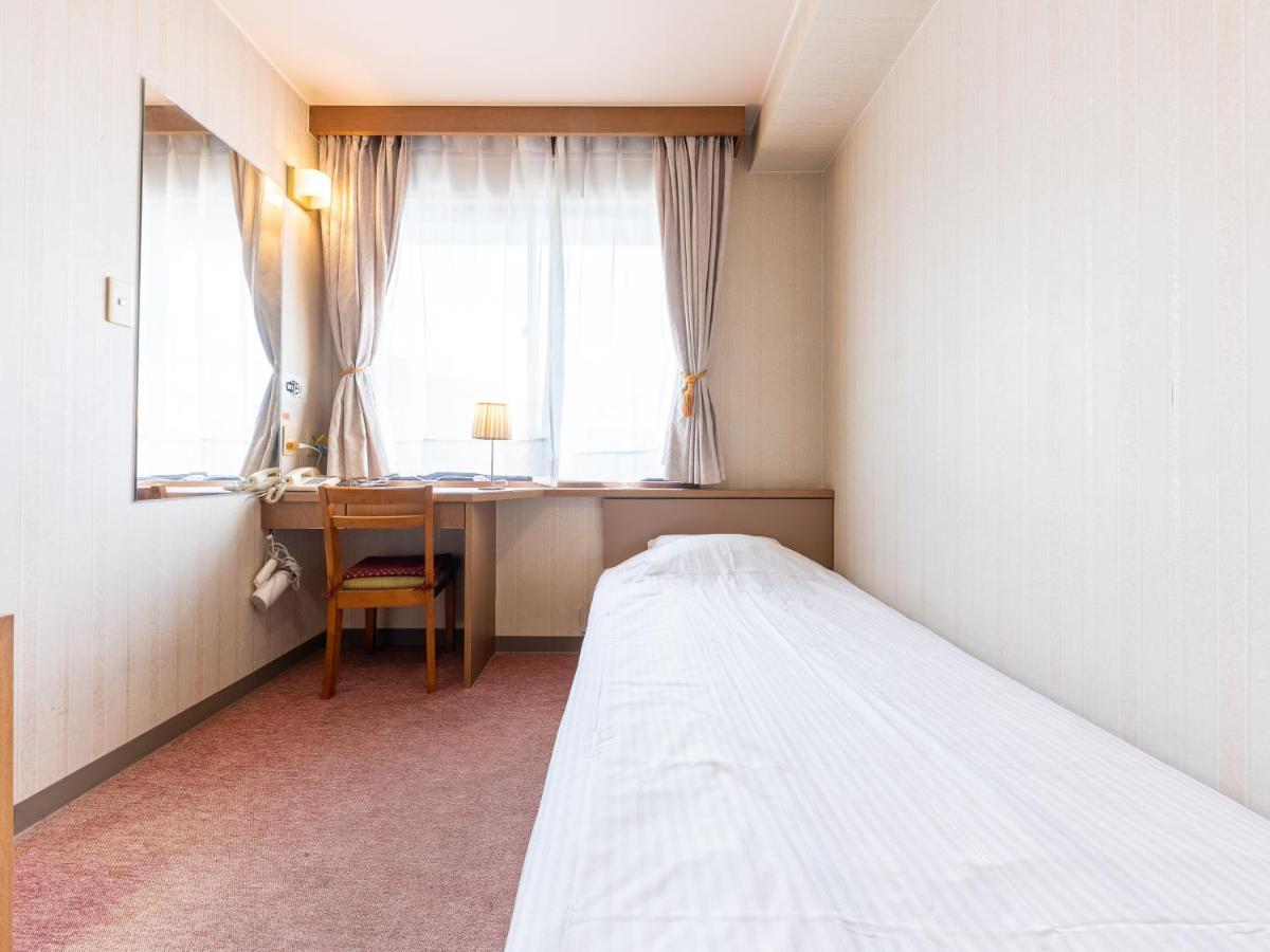 Tabist Business Hotel R Side Канадзава Екстер'єр фото